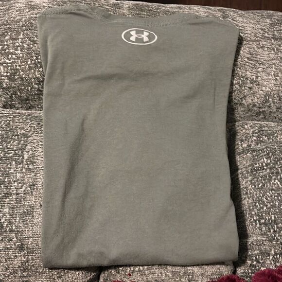 Under Armour Stacked Logo Fill T-Shirt - Mossy Taupe. Size Medium. - Picture 8 of 9